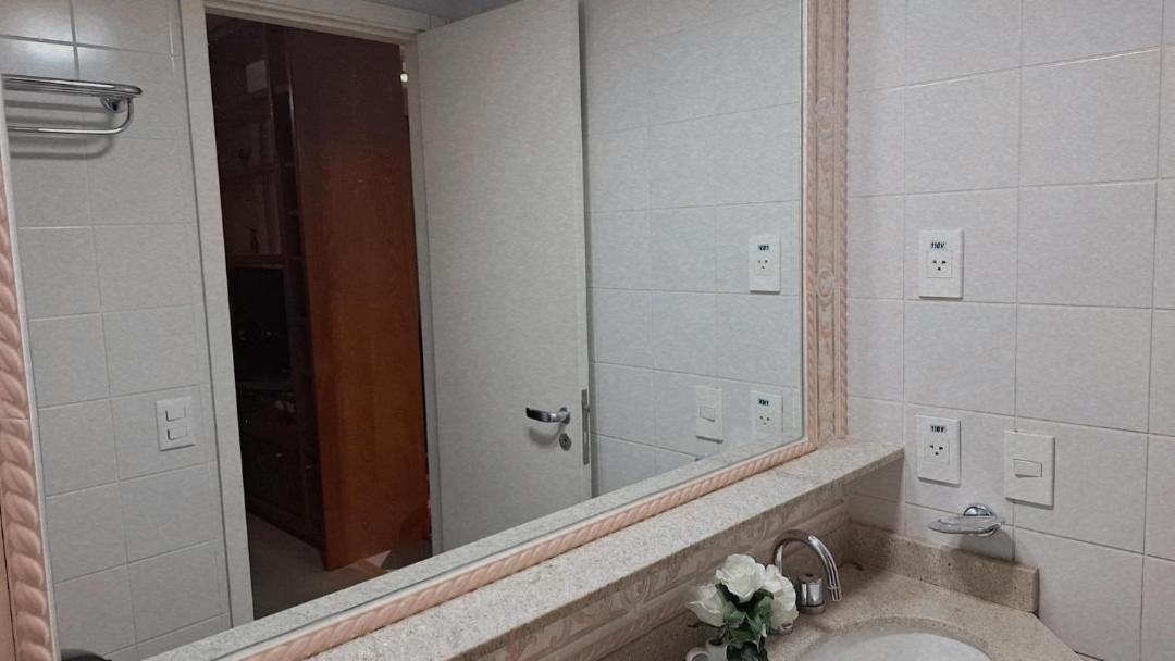 In Avenida Ibirapuera , Luxuoso , Custo Beneficio Apartment