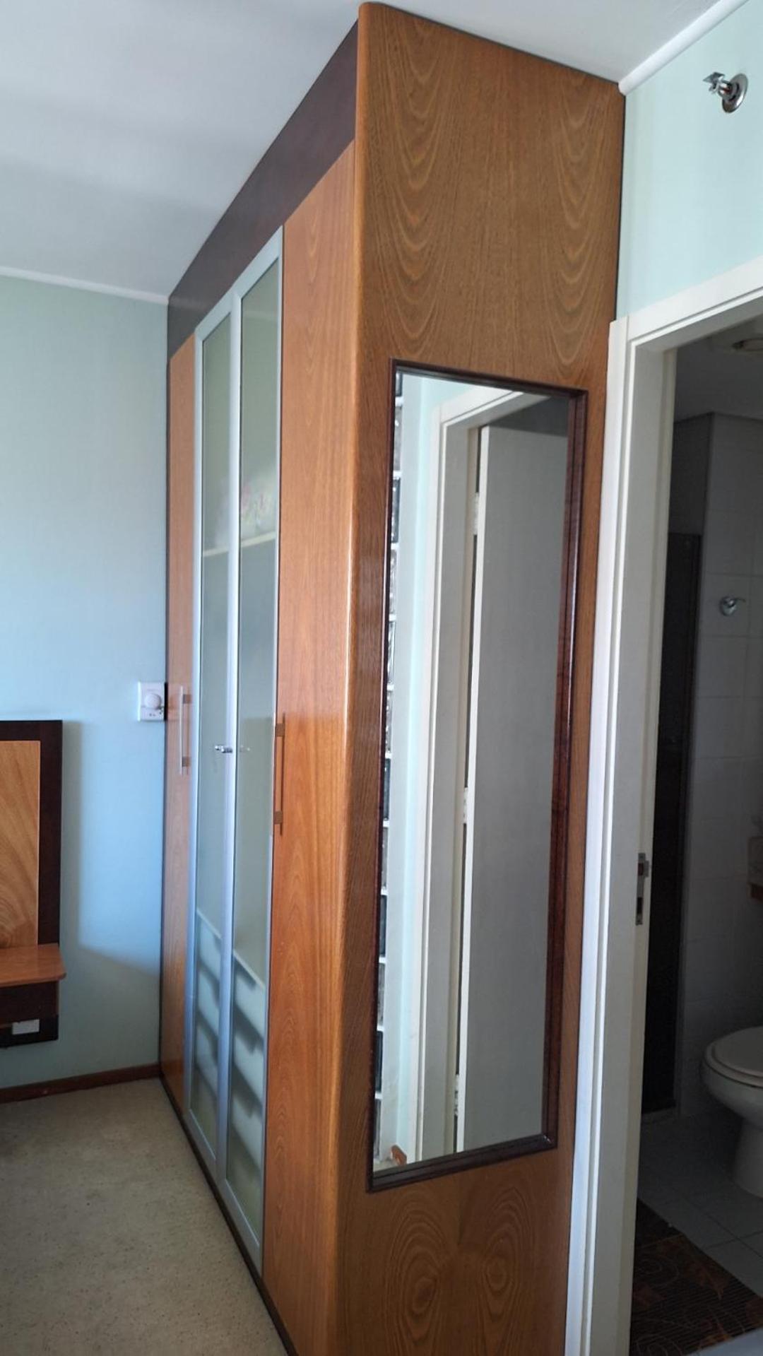 Apartment In Avenida Ibirapuera , Luxuoso , Custo Beneficio *