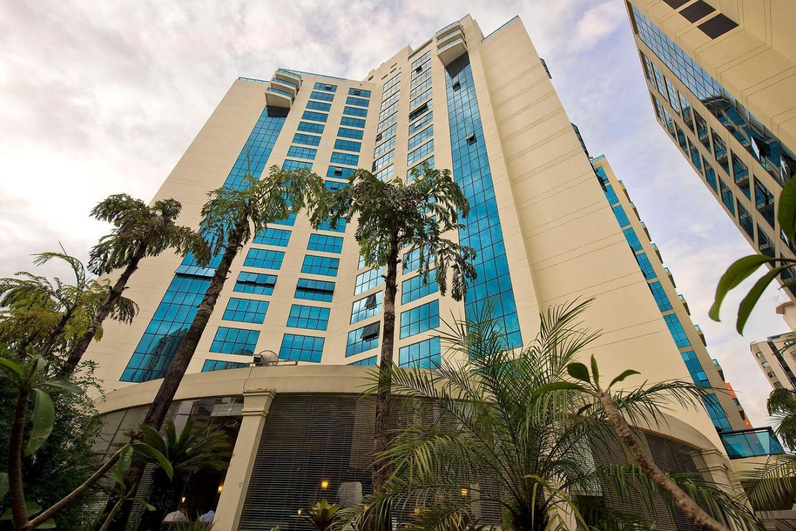 Apartment In Avenida Ibirapuera , Luxuoso , Custo Beneficio *